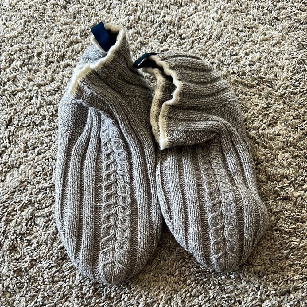 Mens Bombas sock slippers NWOT